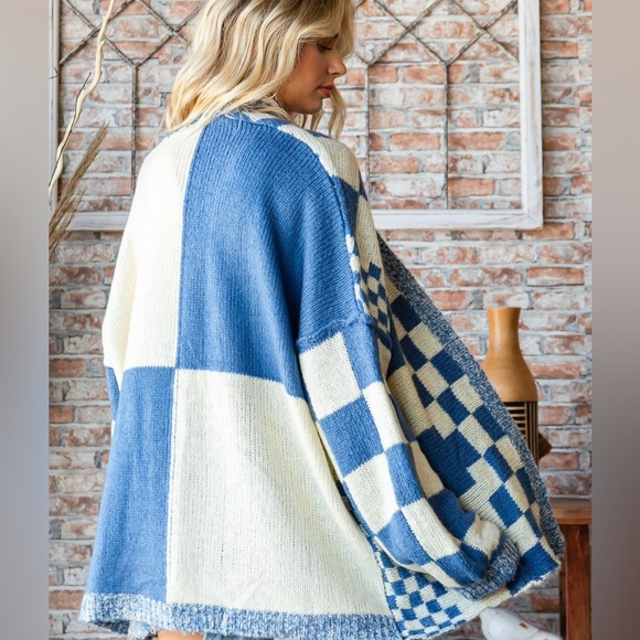 Veveret Blue and Cream Checkered Women's Sweater size L - Picture 5 of 6